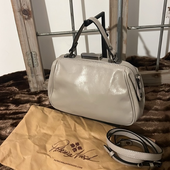 Patricia Nash Gracchi Tooled Leather Crossbody - Picture 3 of 12